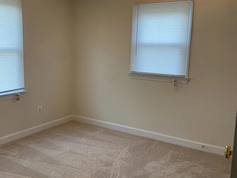 603 Pinewood Rd — Photo 6