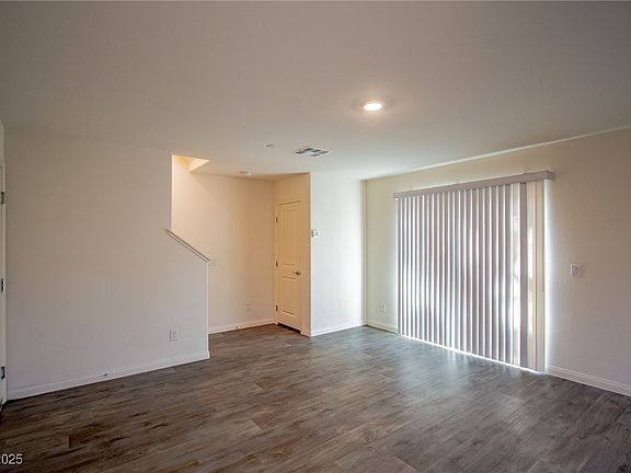 4th image of 10079 Dazzling Sunrays Ave