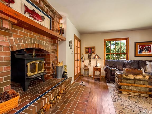 Wood stove for those cool winter nights.