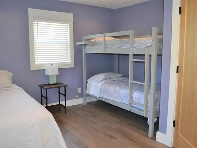 124 N Bryan Ave — Photo 10