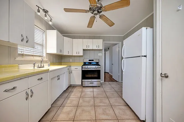 2509 Wayside Ave — Photo 9