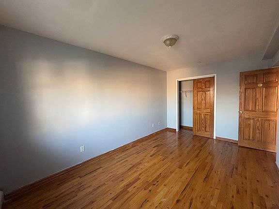 2nd image of 2842 29th St APT 3R