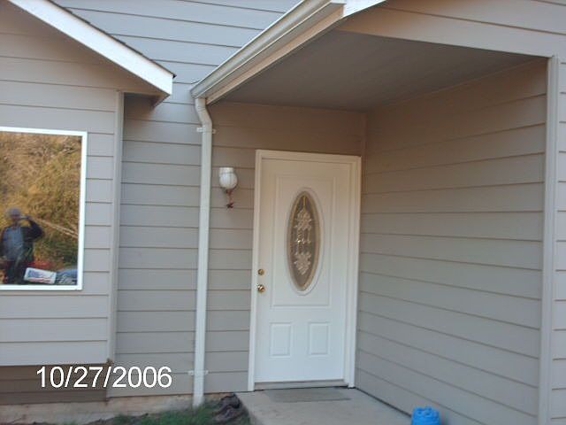 1st image of 739 NE Polk Dr