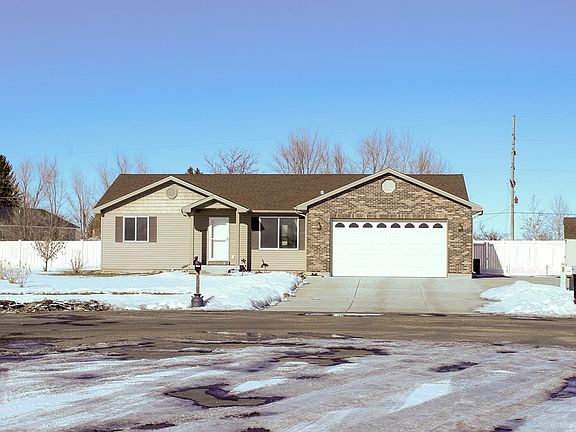 4th image of 1605 N Richland Cir