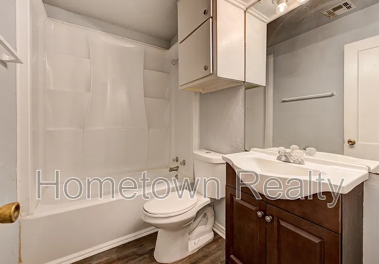 9809 N McKinley Ave — Photo 24
