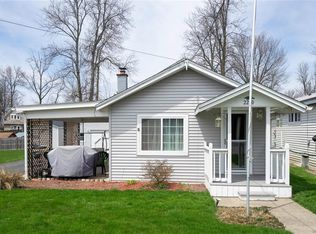 2280 Penhurst Pl, Lake View, NY 14085