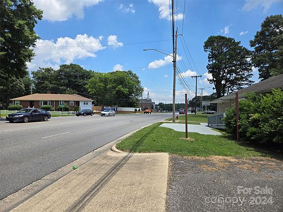 5th image of 1111 E Garrison Blvd