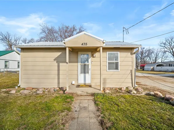 435 NW 49th Pl, Des Moines, IA 50313