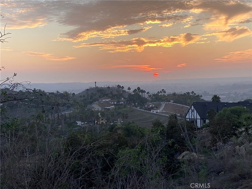 1st image of 1404 Vista De Lomas
