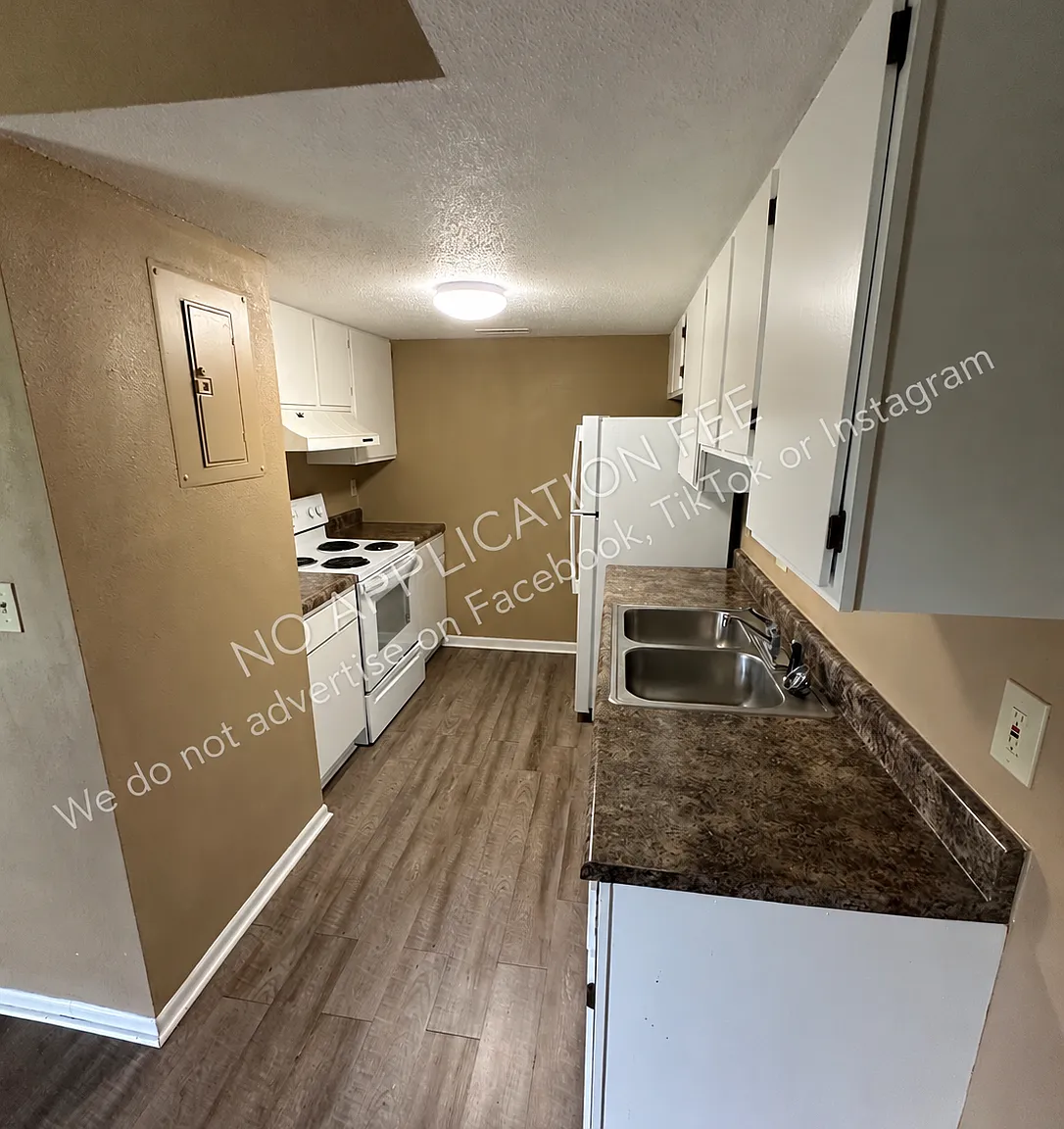 1530 W 14th St — Photo 2