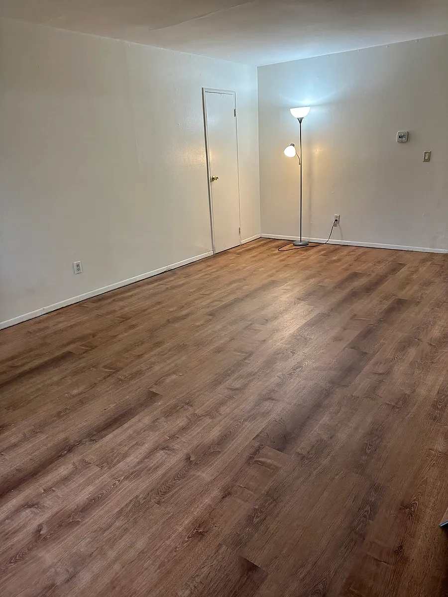 Building Photo - 12 Lake Ave #2A