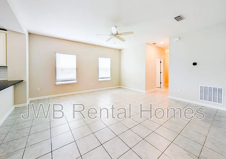531 Narrowleaf Dr — Photo 3