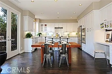 4 bed, 2315 sqft, $6,000 — Photo 2