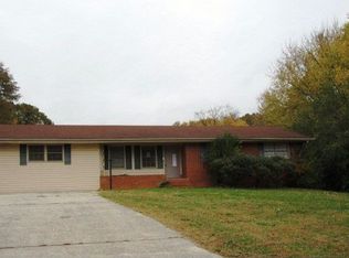 202 Meadowdale Dr, Dalton, GA 30721