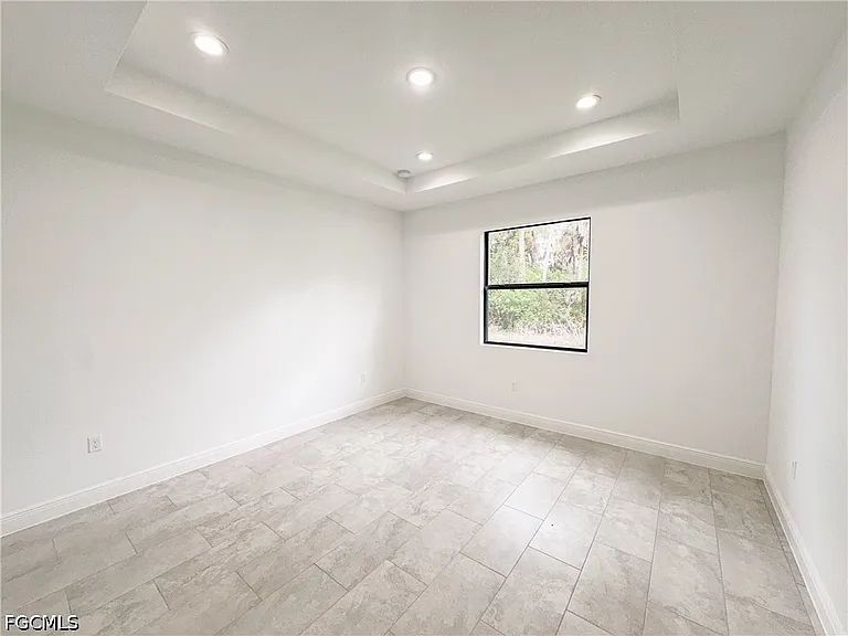 5028 W Tradewinds Cir — Photo 6