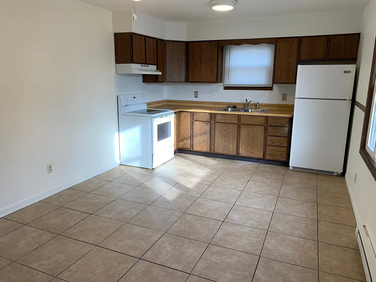 2 bed, 1150 sqft, $1,350 — Photo 2
