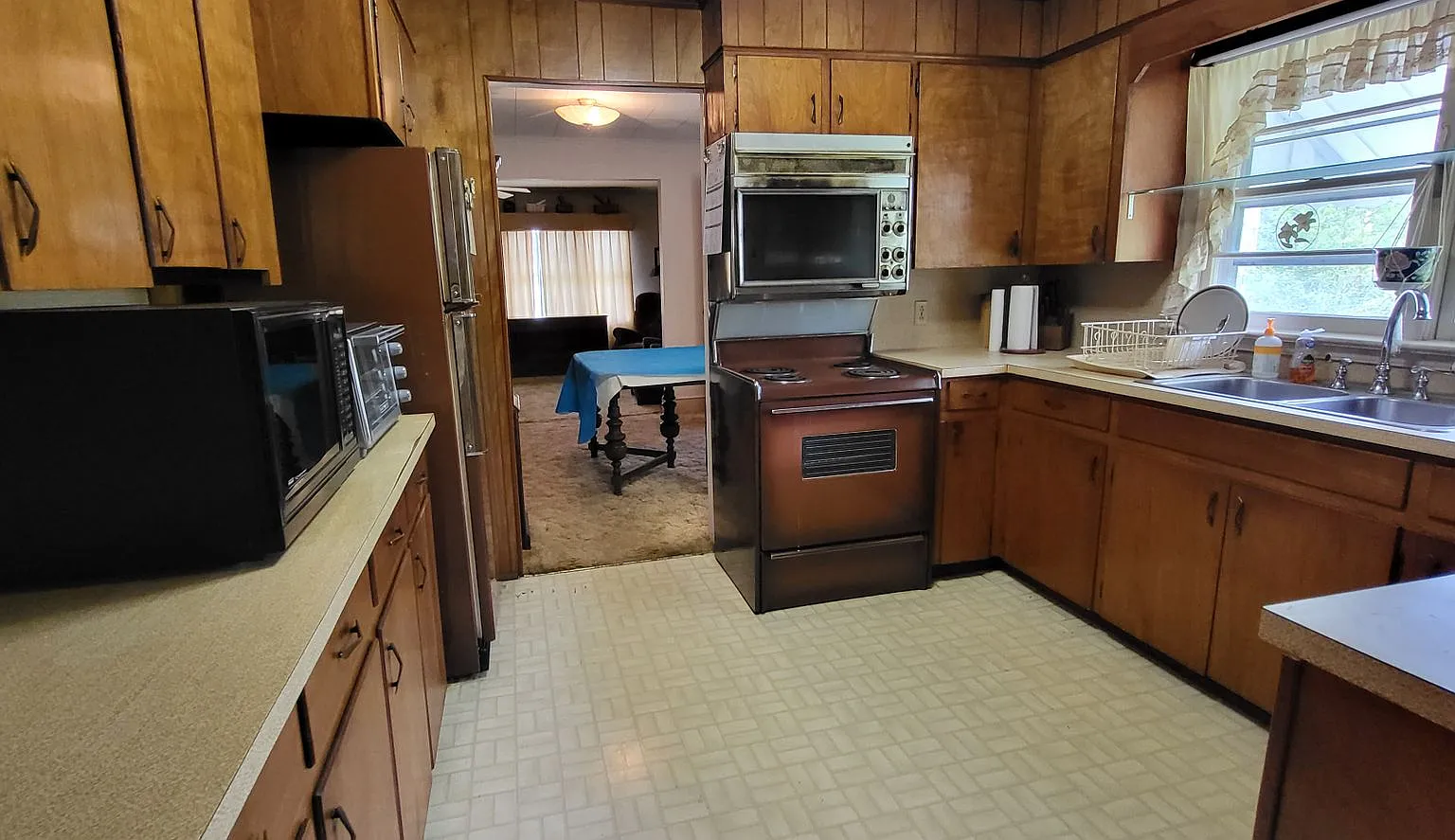 2-bedroom, 1-bath partially furnished home — Photo 4