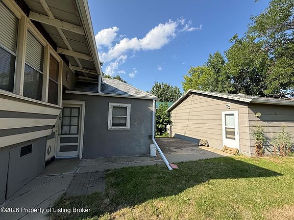 2nd image of 308 4th Ave W