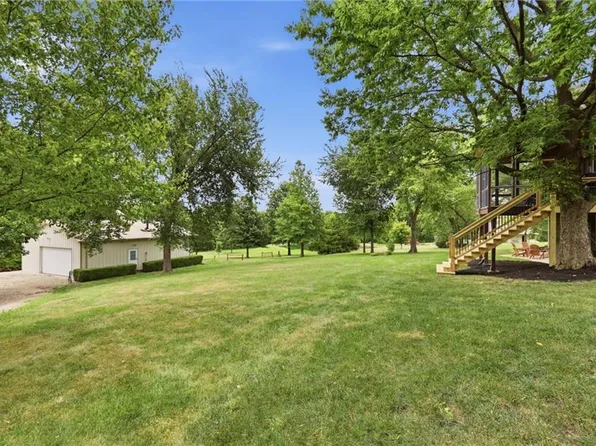 18876 W 252nd St, Paola, KS 66071