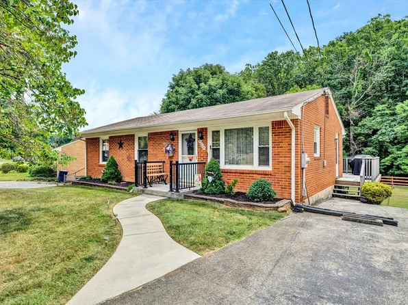 909 Hartsook Blvd SE, Roanoke, VA 24014