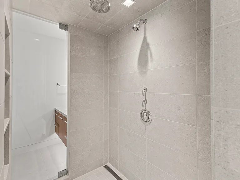 6587 N Palmeraie Blvd #2021C — Photo 24