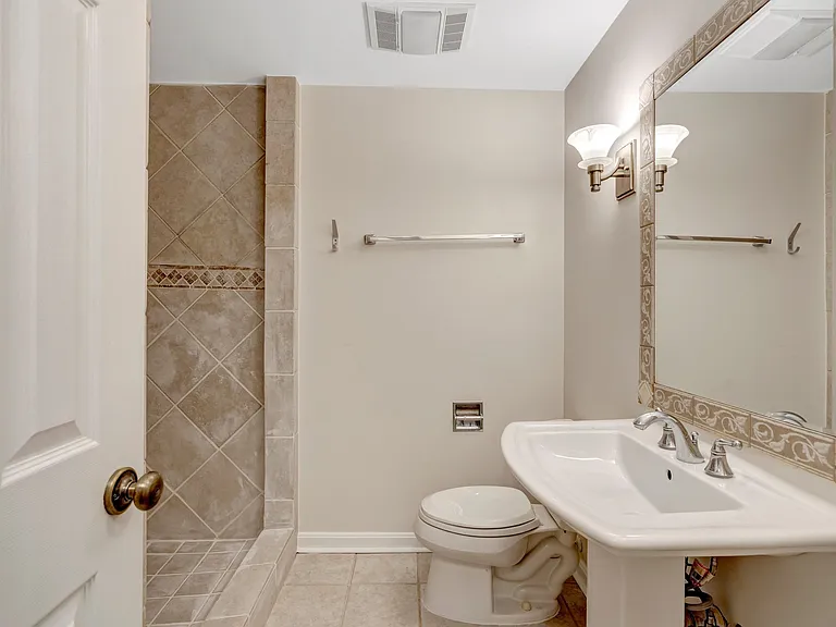 10929 Park Rd — Photo 38