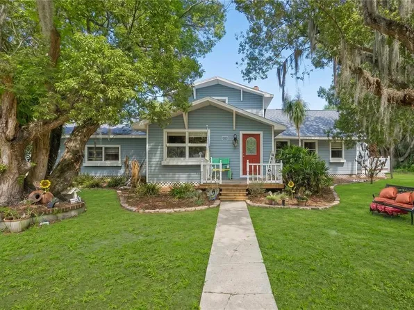 1048 N Grandview St, Mount Dora, FL 32757