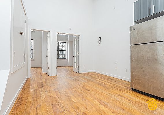 5th image of 1130 Greene Ave #3
