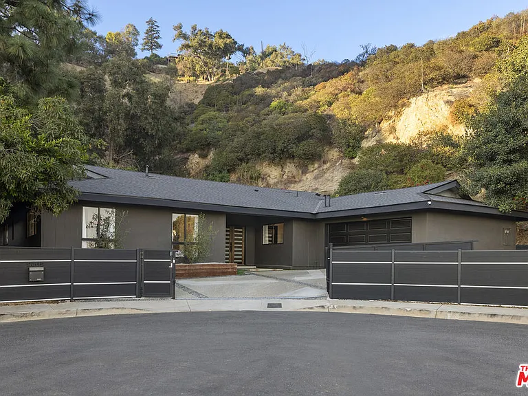 9289 Swallow Dr — Photo 31