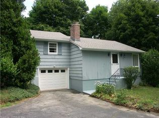 33 Hewitt Dr, Uncasville, CT 06382
