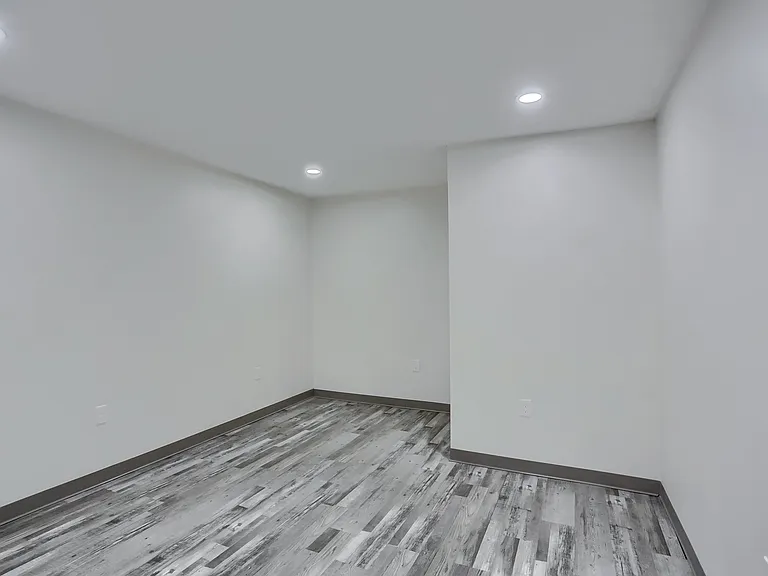 201 Kathleen Dr #2 — Photo 28
