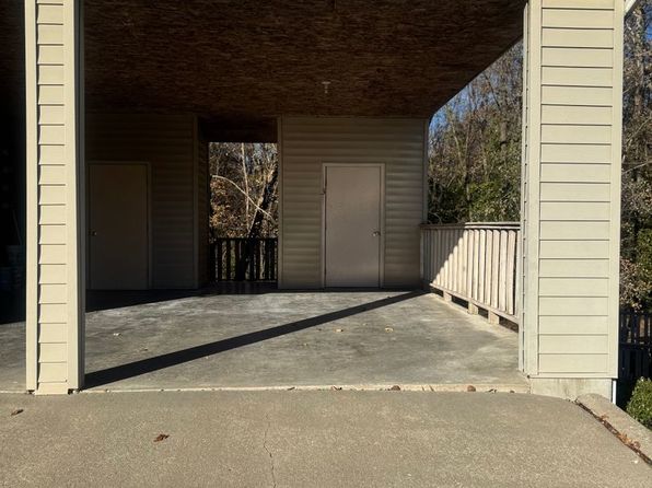 53 Rocking Chair Dr APT 1-6