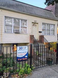 18-29 25th Road, Long Island City, NY, 11102