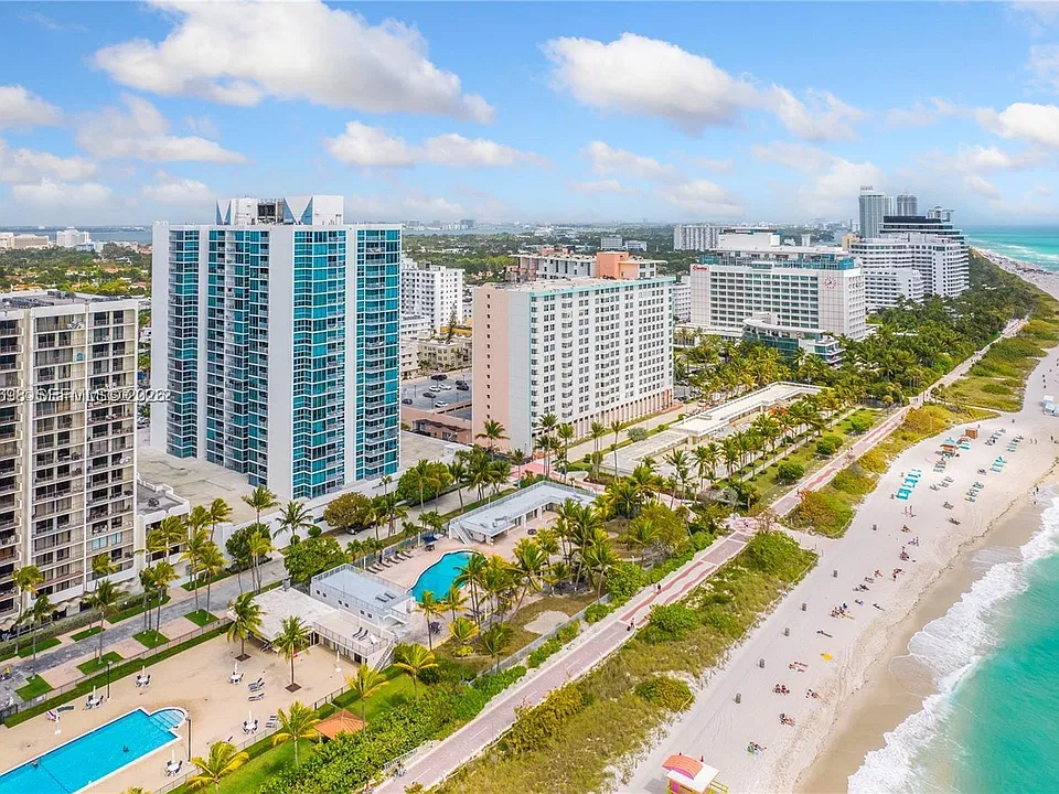 2655 Collins Ave #2306