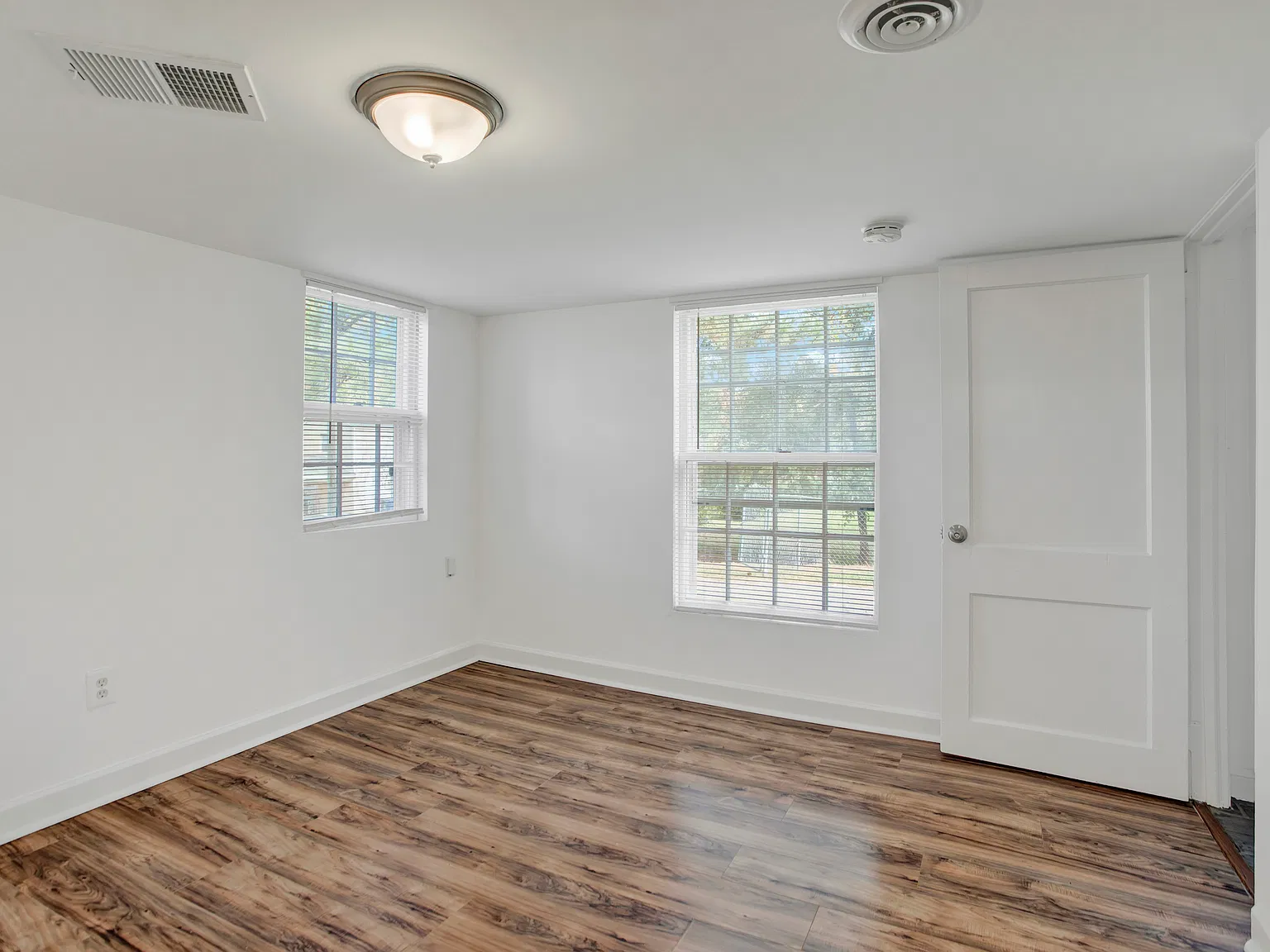 2 bed, 693 sqft, $1,675 — Photo 3