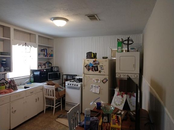 5th image of 2180 E College St