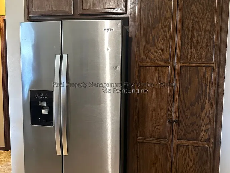 1548 W Hickory St — Photo 9