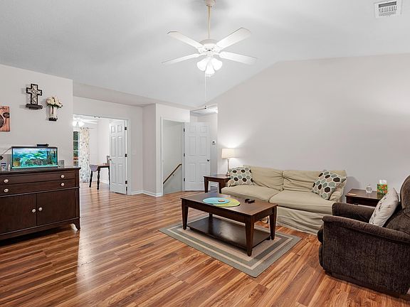 2nd image of 107 Kingscreek Dr
