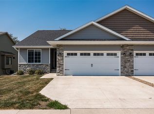 1301 Creekside Dr, Tiffin, IA 52340