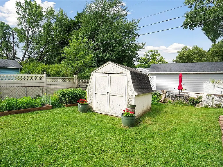 4900 Woodlyn Dr — Photo 24