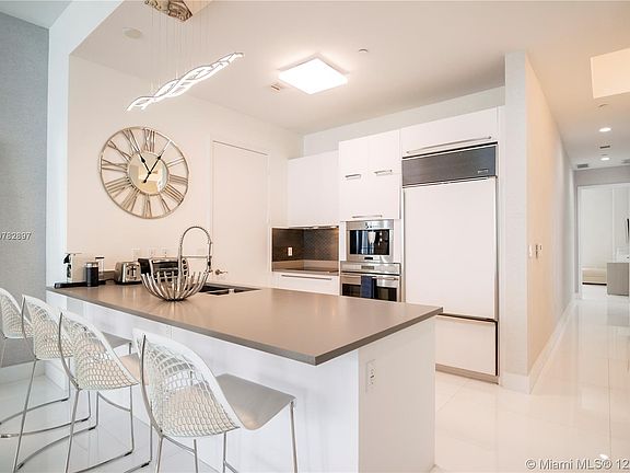 3rd image of 15901 Collins Ave APT 4002