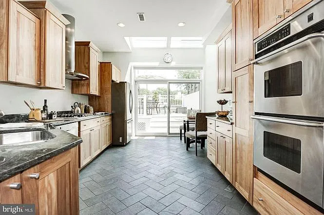 2315 1st St NW — Photo 9