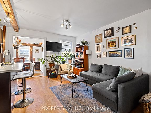 3rd image of 396 Roxton Rd