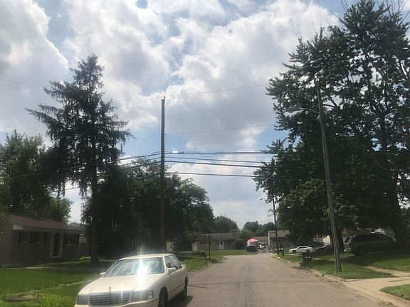 3rd image of 3895 Laguna Dr