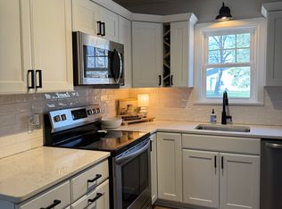 1509 W 3rd St, Cedar Falls, IA 50613