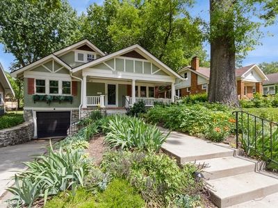 5825 Rockhill Rd, Kansas City, MO, 64110