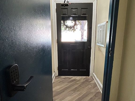 2nd image of 802 N Van Buren St APT 3