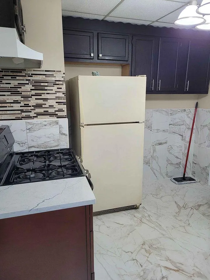 2 bed, 1300 sqft, $1,500 — Photo 4