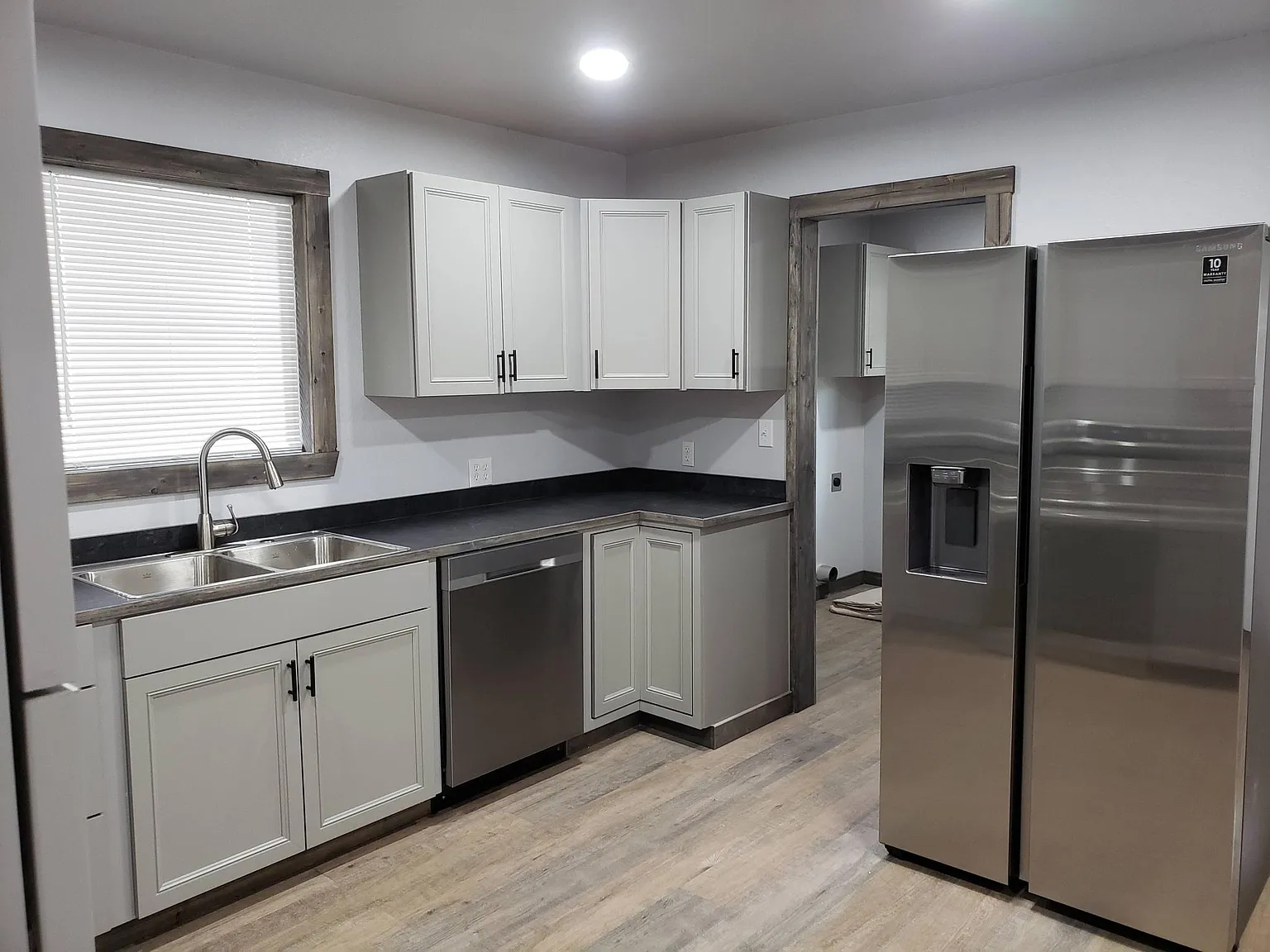 2 bed, 950 sqft, $1,100 — Photo 4
