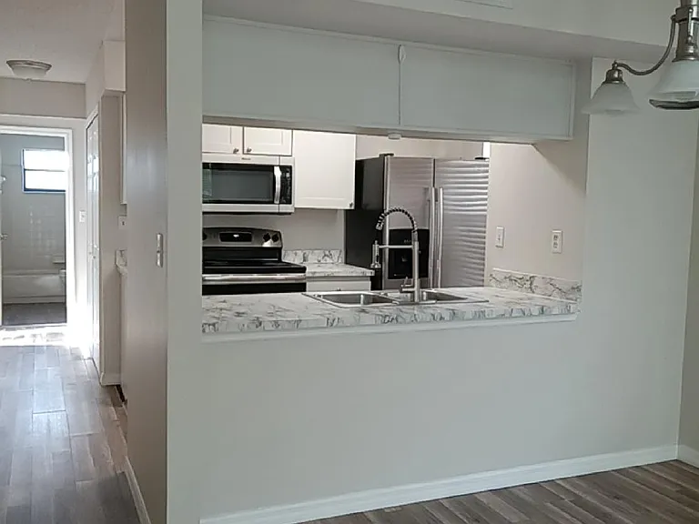 2827 Rio Grande Trl — Photo 7